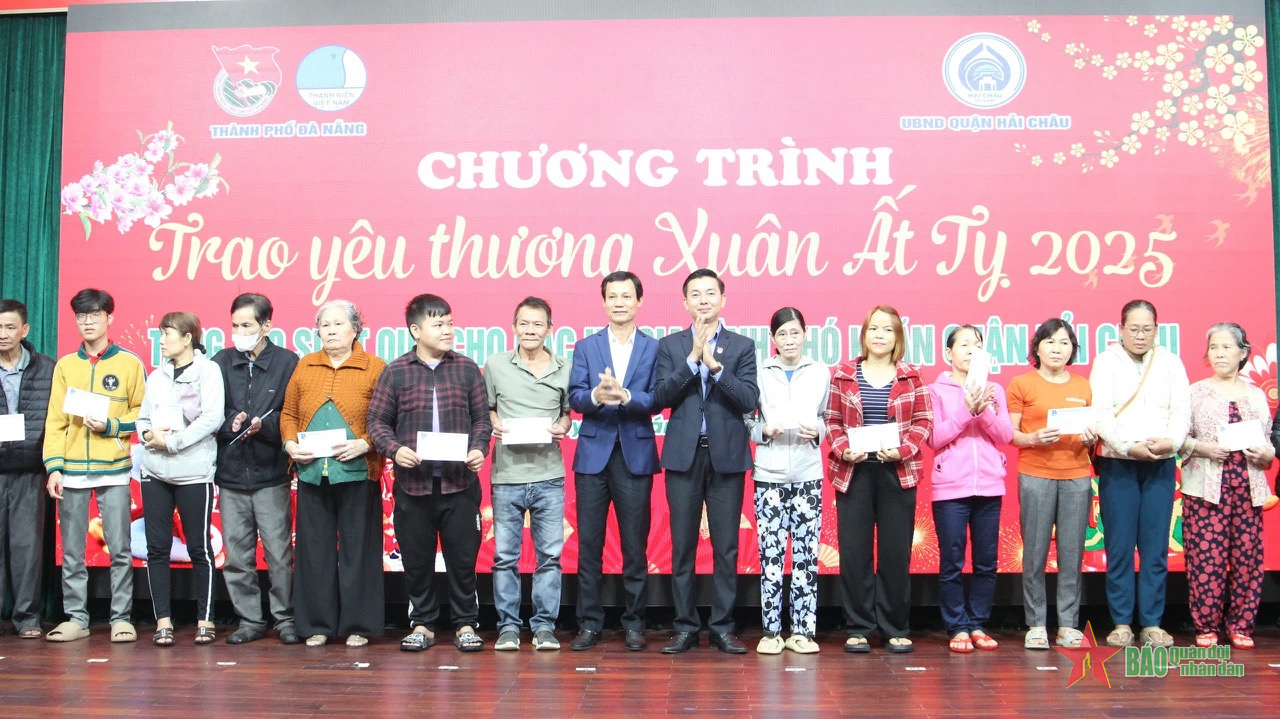 Thành đoàn Đà Nẵng tổ chức Chương trình “Trao yêu thương - Xuân Ất Tỵ 2025”